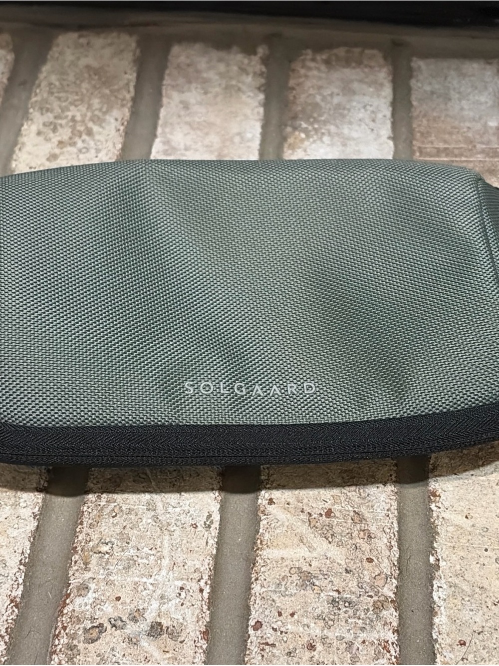Solgaard Lifekit Travel Organizer Basillic Green Zip Pockets Shore-Tex NEW